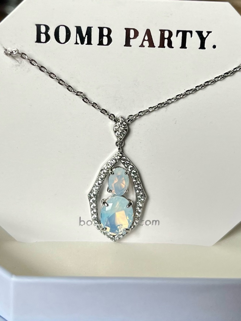 Bomb Party RETRO RBP3397 Arabian Shimmer White Opal Teardrop Pendant Necklace